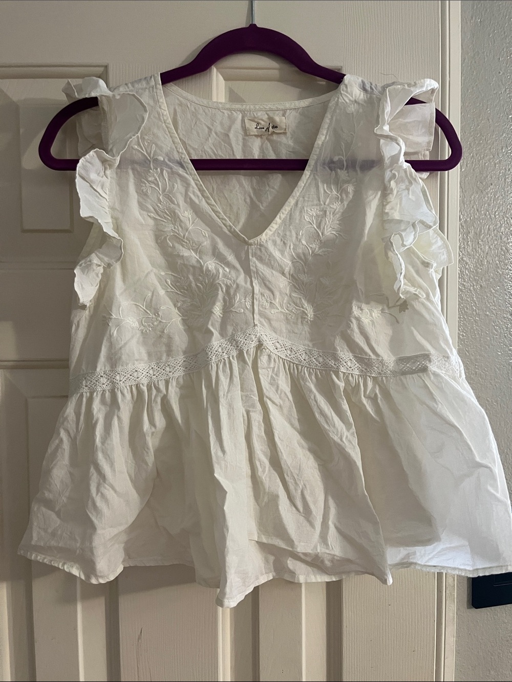Love Notes | womens | M | White Ruffled V-Neck Embroidered Peplum Tank